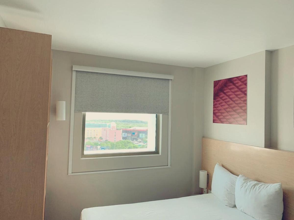 Ibis Cancun Centro Bagian luar foto