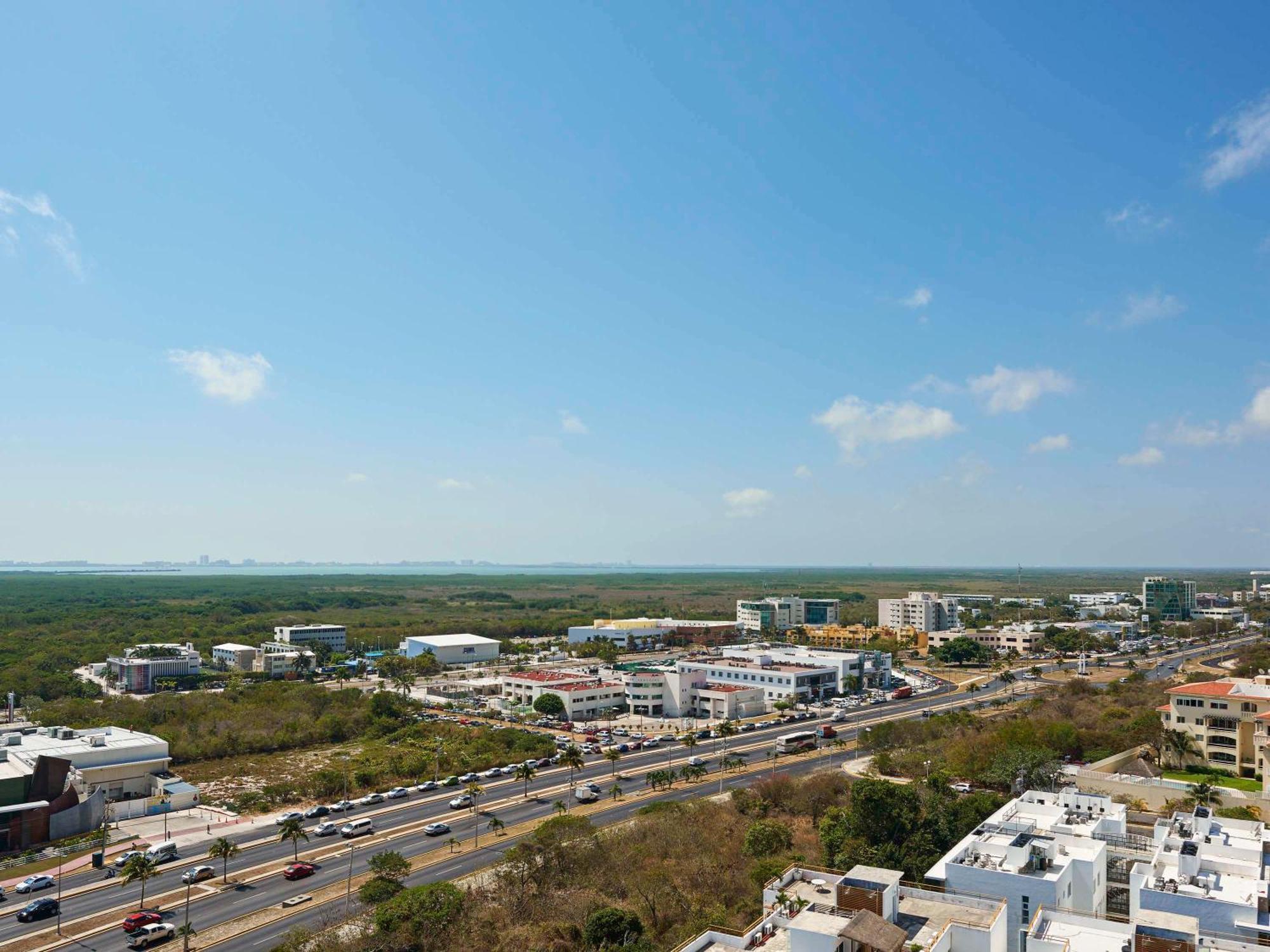 Ibis Cancun Centro Bagian luar foto