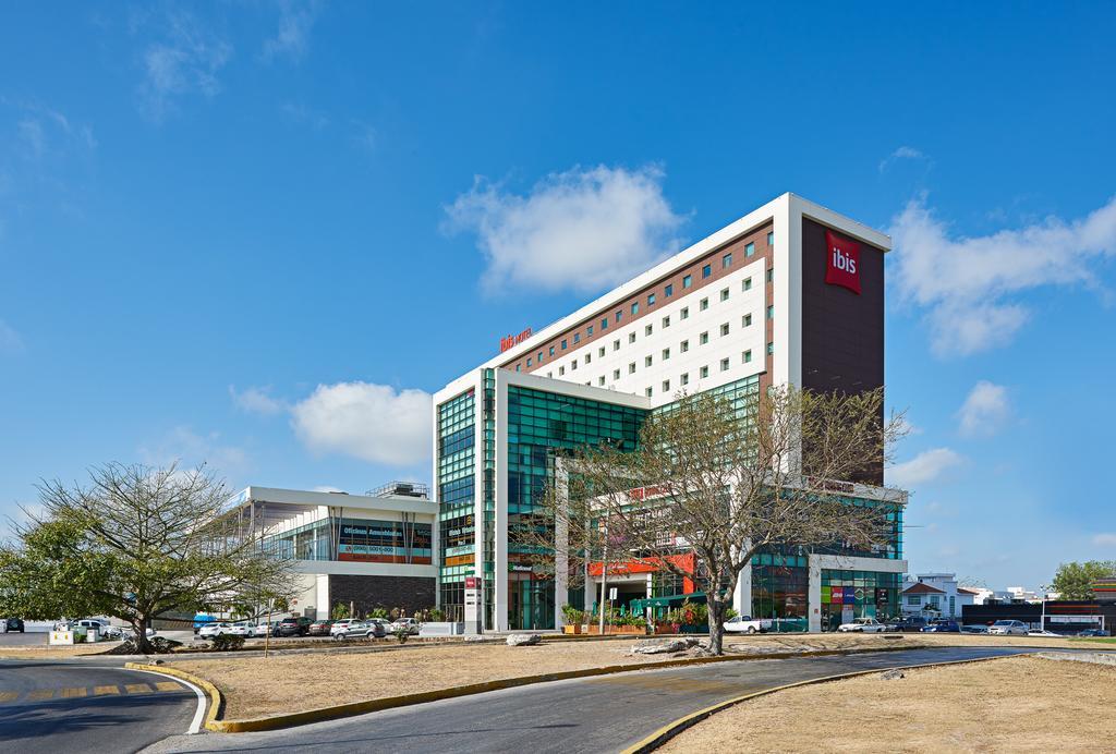 Ibis Cancun Centro Bagian luar foto