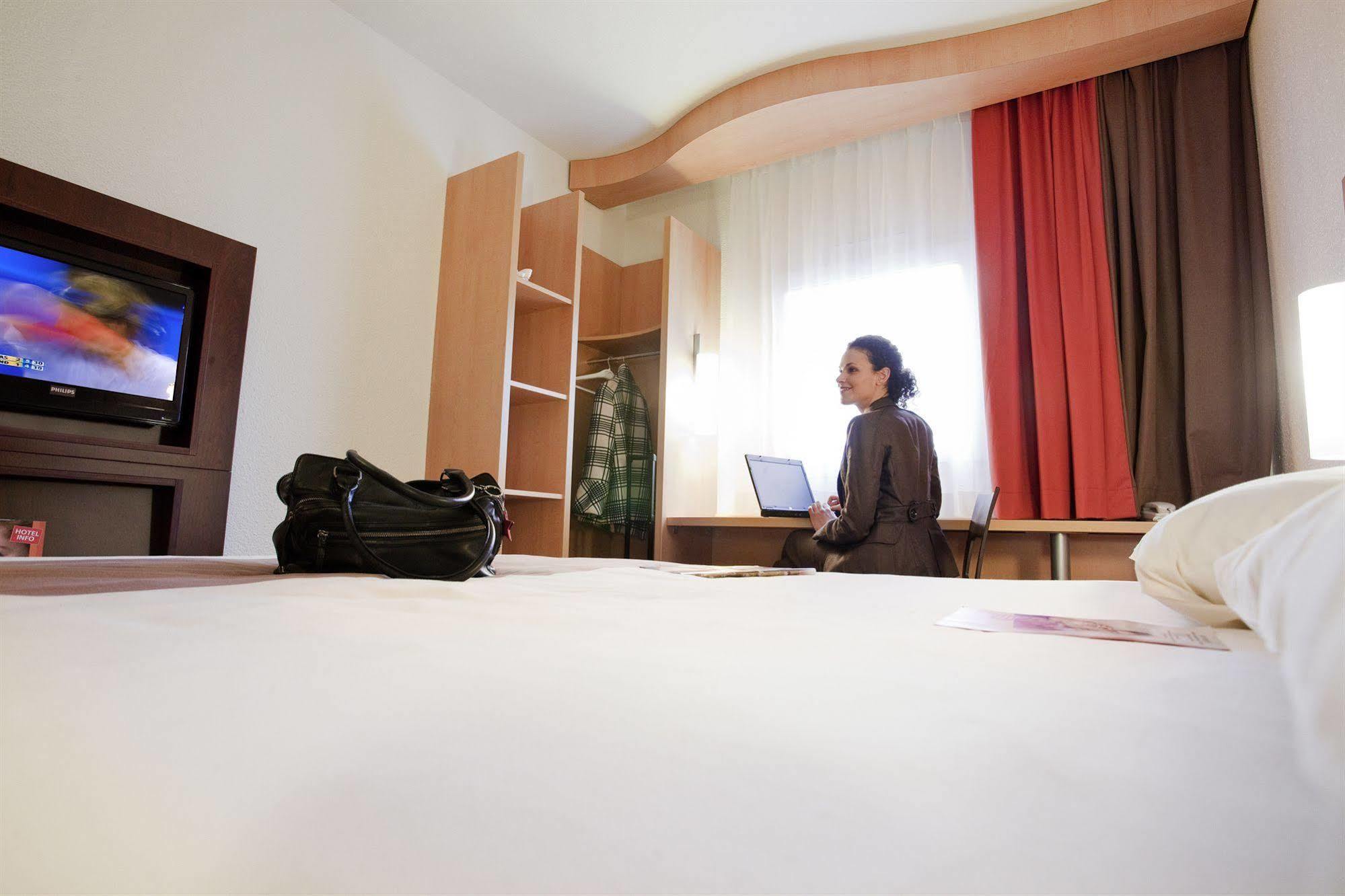 Ibis Cancun Centro Bagian luar foto