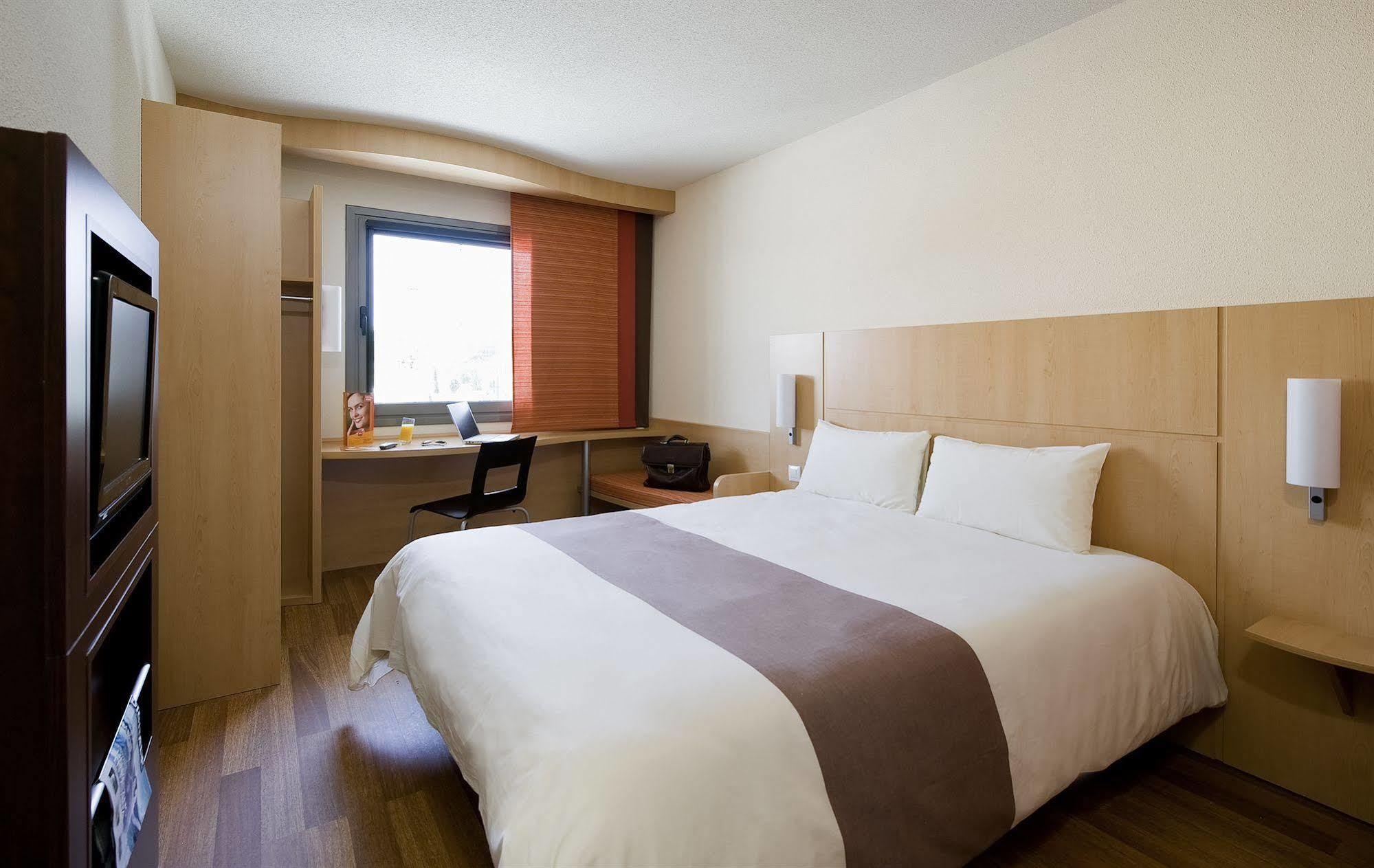 Ibis Cancun Centro Bagian luar foto