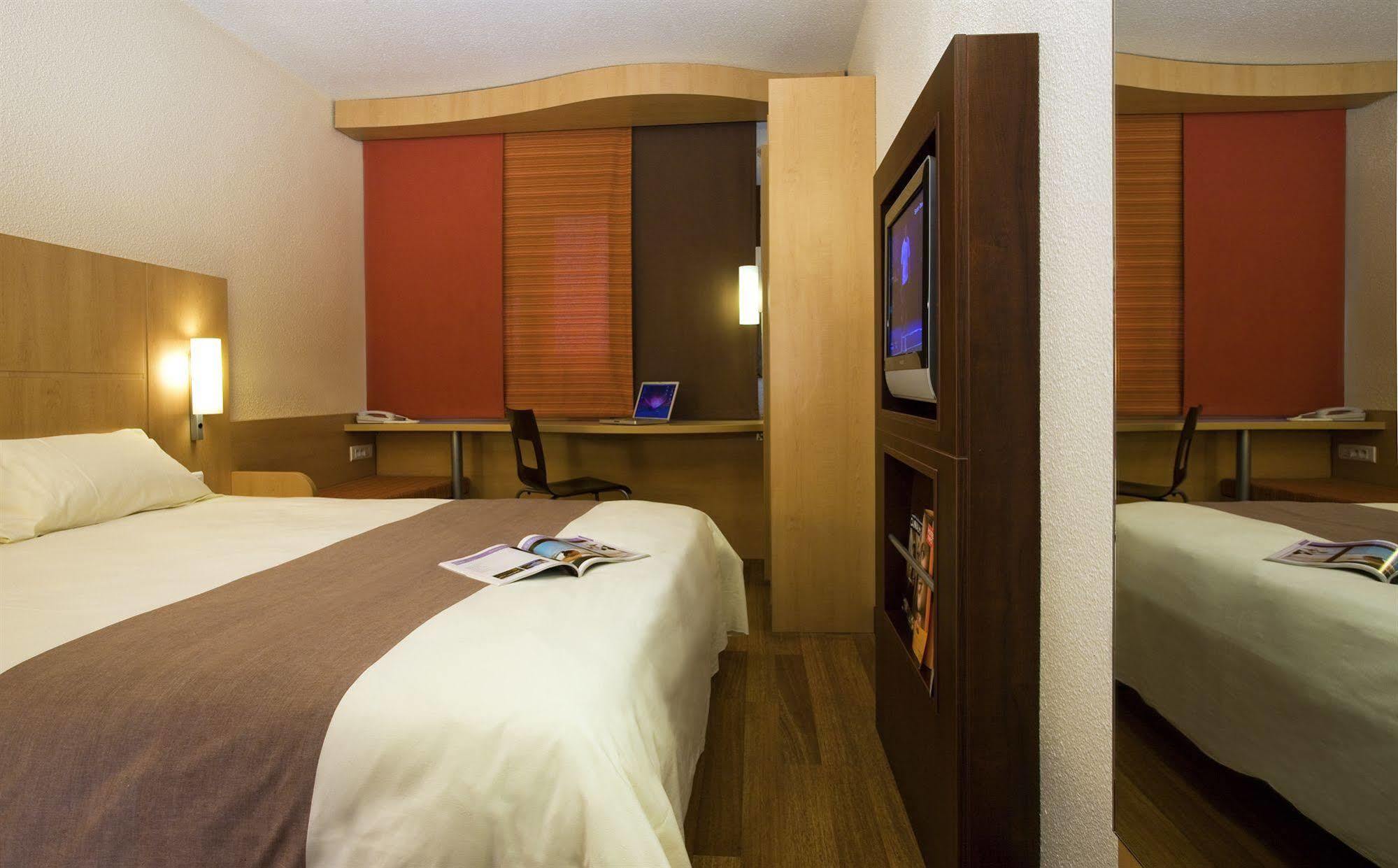 Ibis Cancun Centro Bagian luar foto