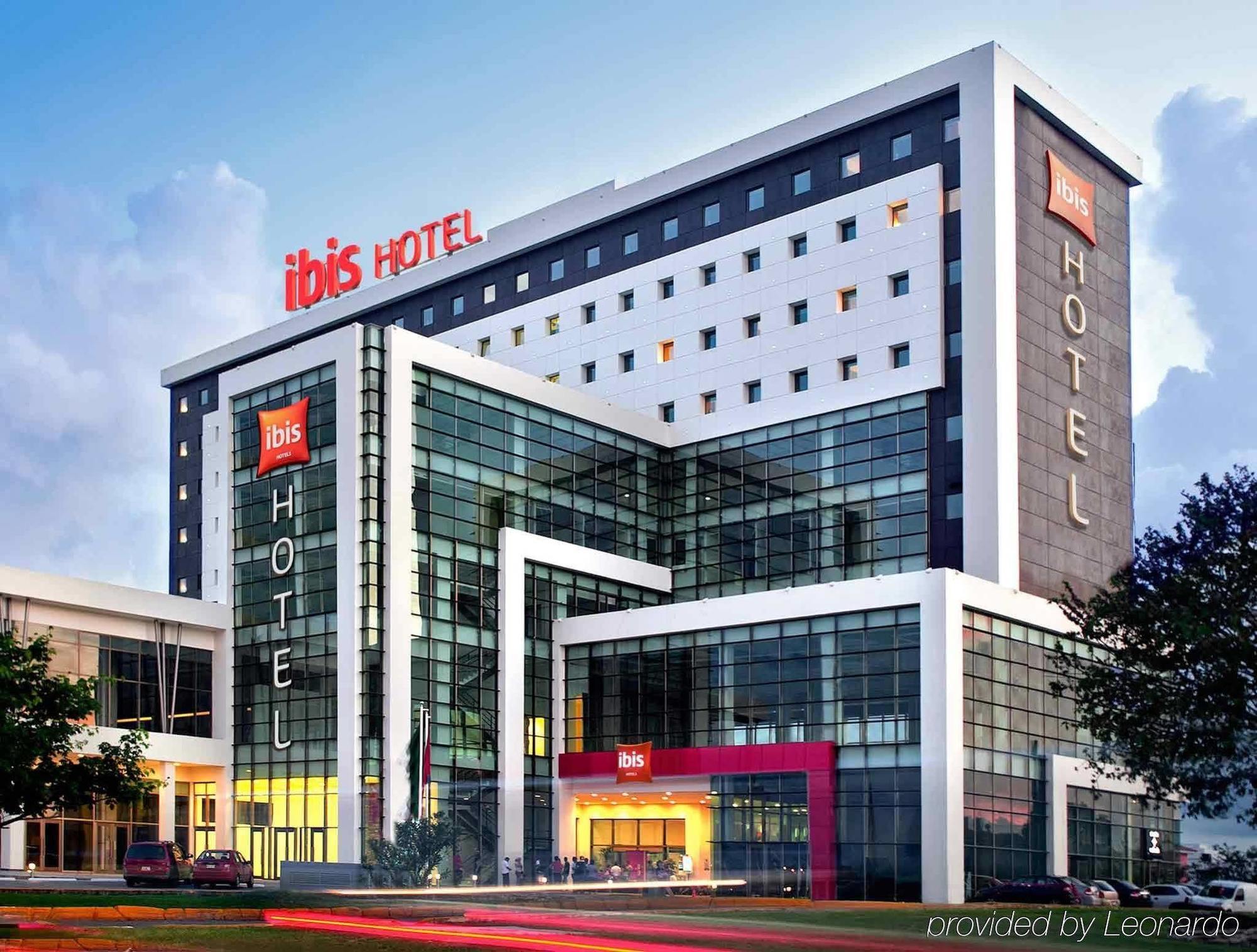Ibis Cancun Centro Bagian luar foto